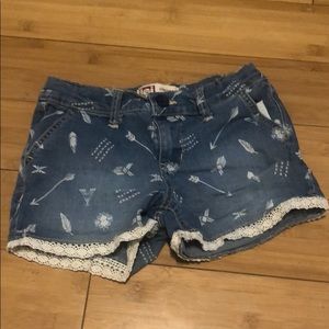 Super cute l.e.i shorts for girls